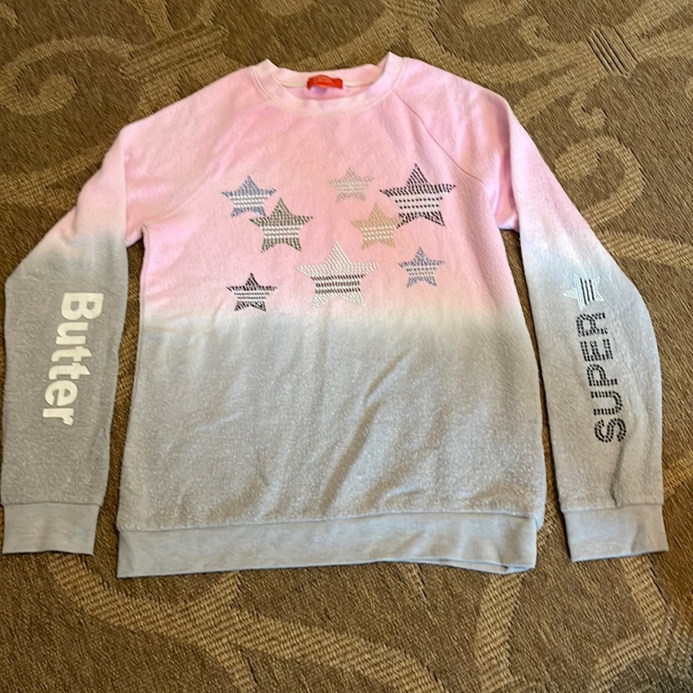 Butter super soft sweater Girls size L CUTE 🥰 ⭐️